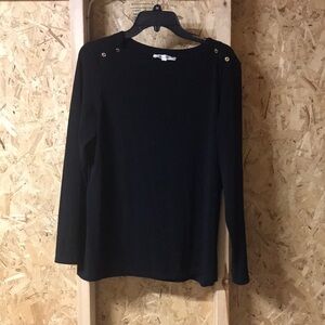 TRAVELSMITH topper; 2 gold buttons on each side of the neck